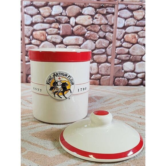 King Arthur Flour 1 quart Lidded Canister by Chantal - Picture 7 of 10